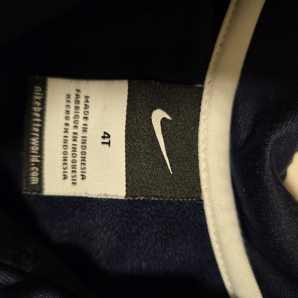 Nike jacket size 4T - Picture 2 of 3